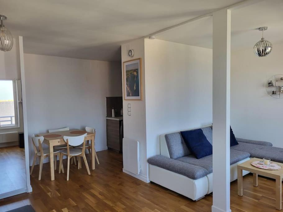 Appartement Vue Mer A 100 M De La Plage Ault Exterior photo